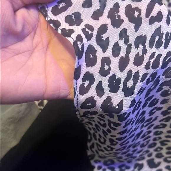 Apt. 9 Black and Leopard Blouse EUC RETAIL $29 ❤️ - Picture 4 of 4